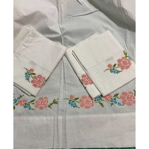 Vintage embroidered floral full flat sheet & pillowcases - Picture 1 of 6